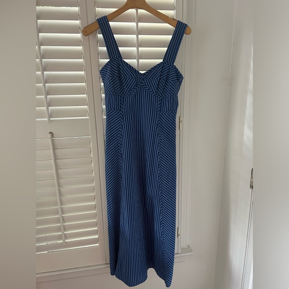 Sweetheart Sleeveless Midi dress